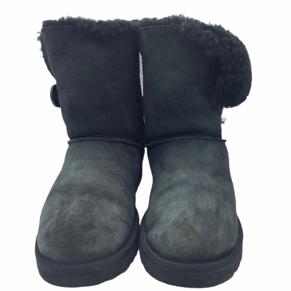 ugg sn 5825